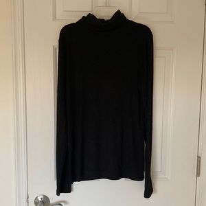 Long sleeve black turtle neck shirt